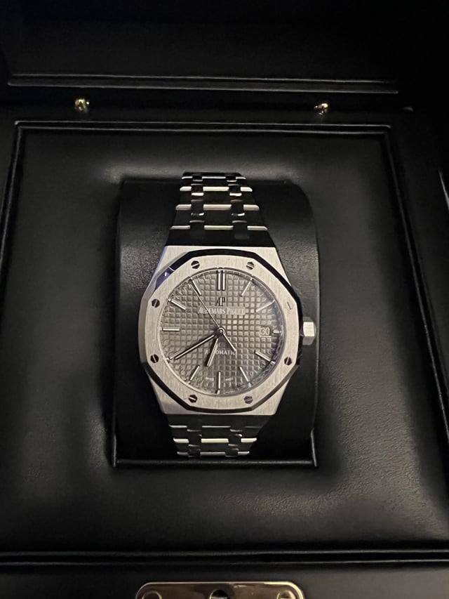 Audemars Piguet Royal Oak Review: Reddit Insights for Singapore Buyers