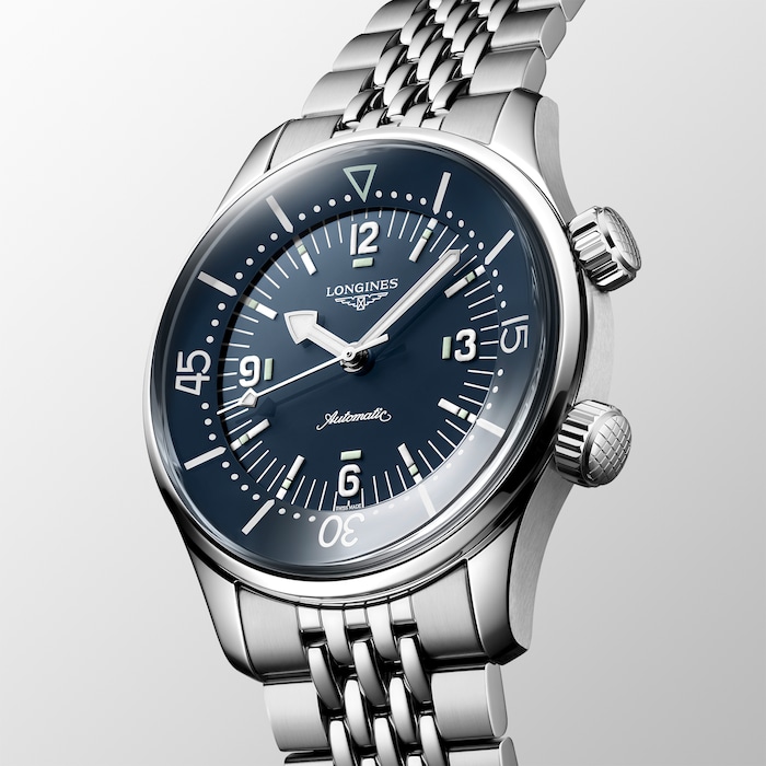 Discover the Longines Legend Diver Automatic Mens Watch: Vintage Style & Modern Precision