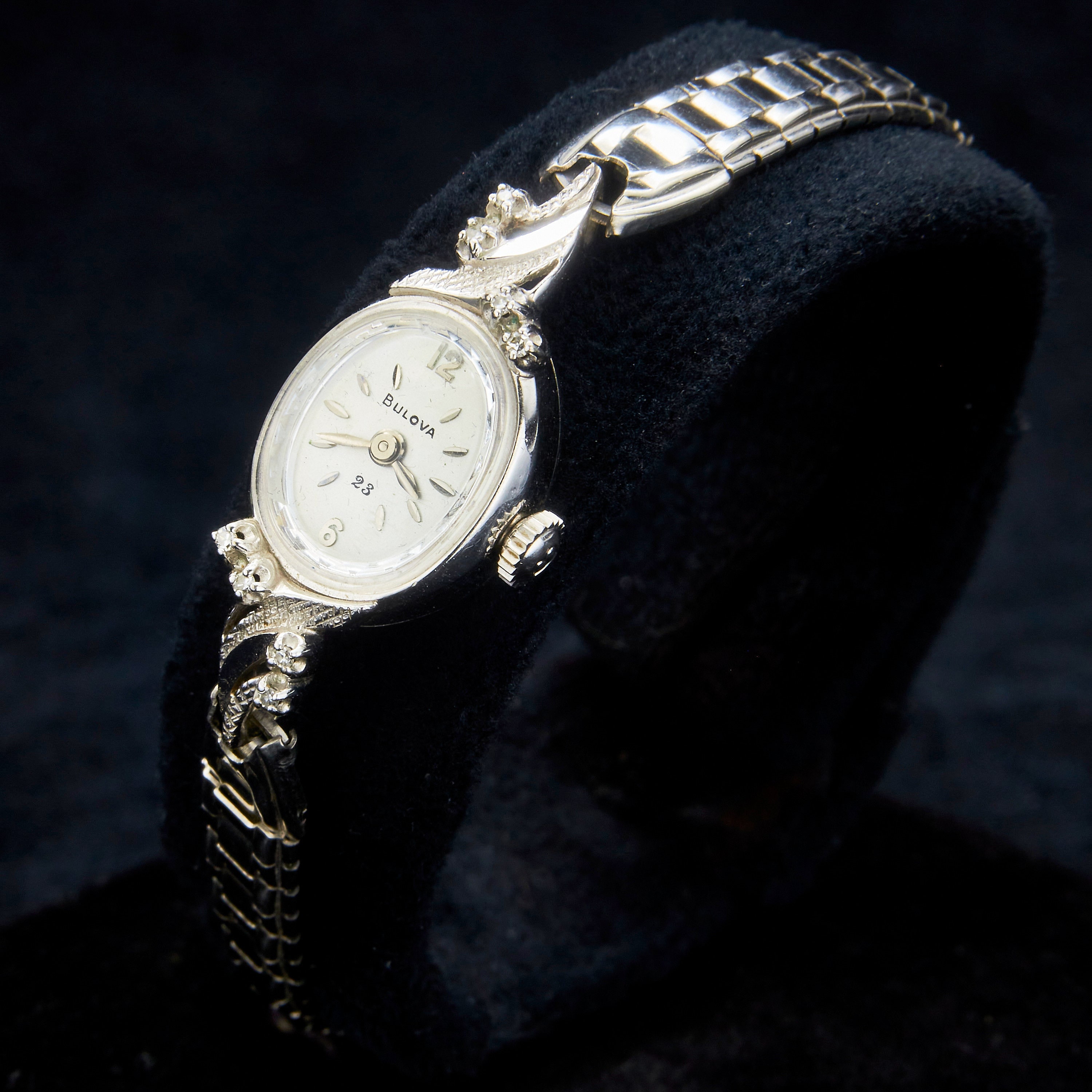 Vintage Bulova Diamond Watch for Women: Timeless Elegance and Luxury