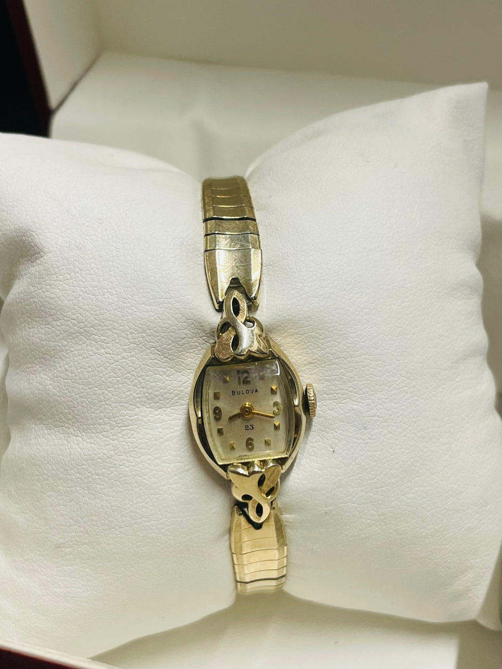 Authentic Bulova 10K Gold Womens Watch: A Timeless Vintage Treasure