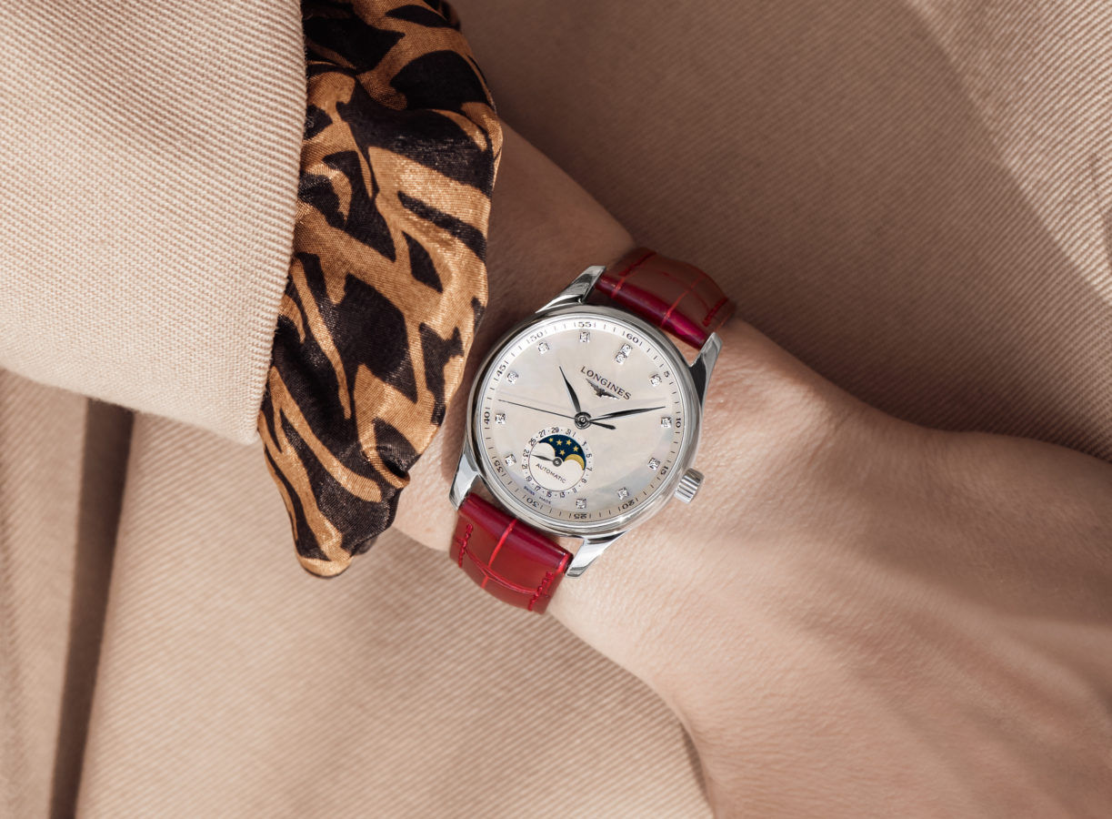 Discover the Beauty of the Longines Ladies Moonphase Watch – A Perfect Blend of Style & Function